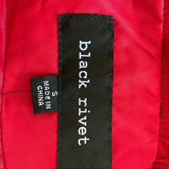 Black Rivet Quilted Vest - Picture 5 of 6